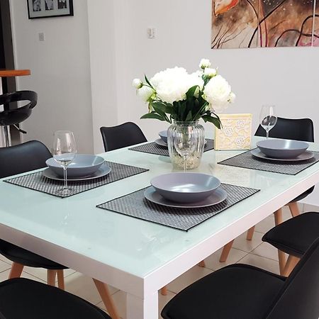 Paradise Gardens IV 2 Bd Amazing Apartment Пафос Екстериор снимка
