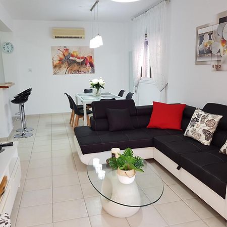 Paradise Gardens IV 2 Bd Amazing Apartment Пафос Екстериор снимка