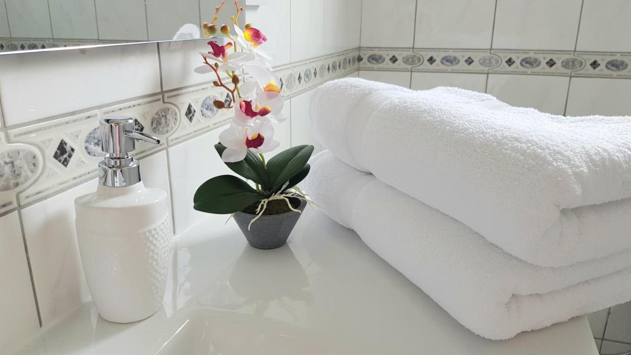 Paradise Gardens IV 2 Bd Amazing Apartment Пафос Екстериор снимка