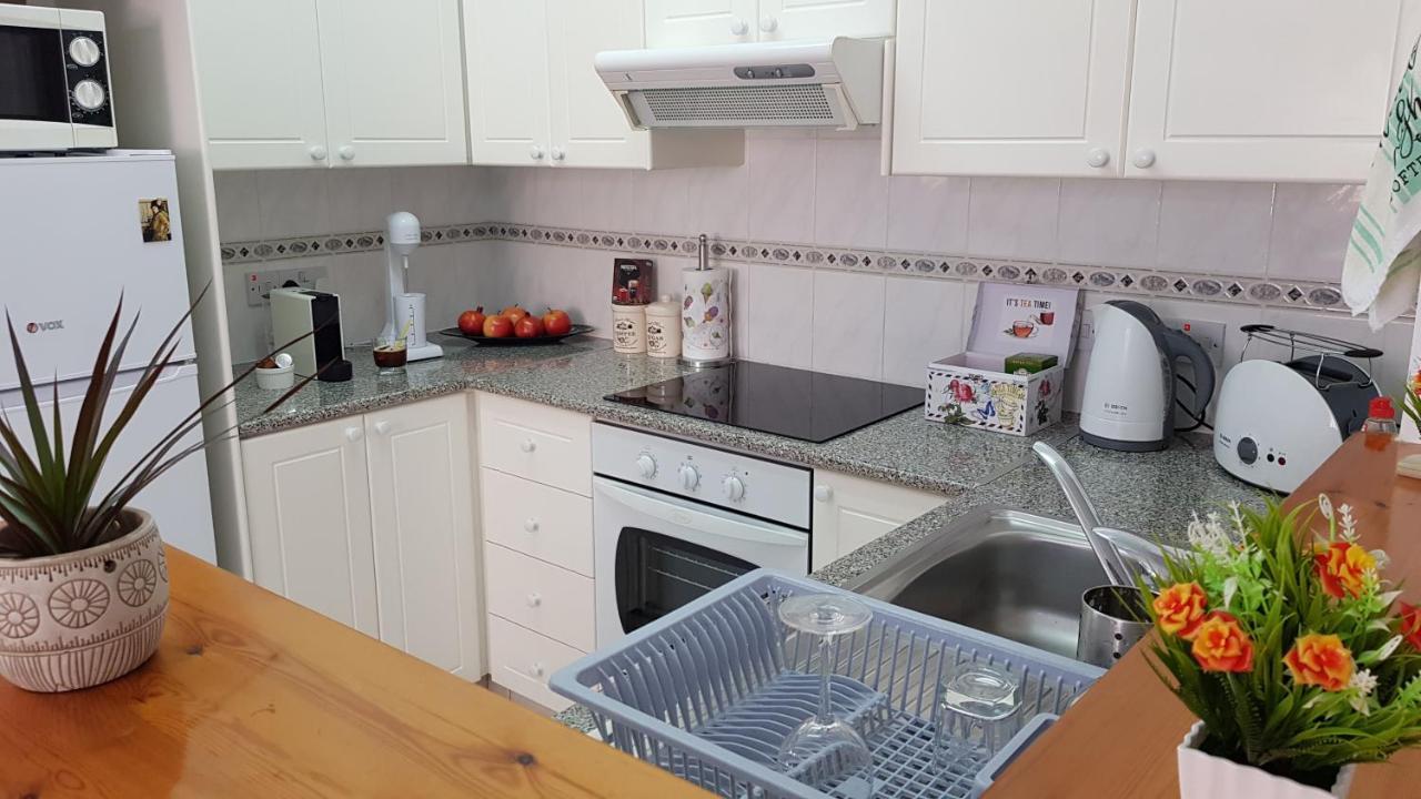 Paradise Gardens IV 2 Bd Amazing Apartment Пафос Екстериор снимка