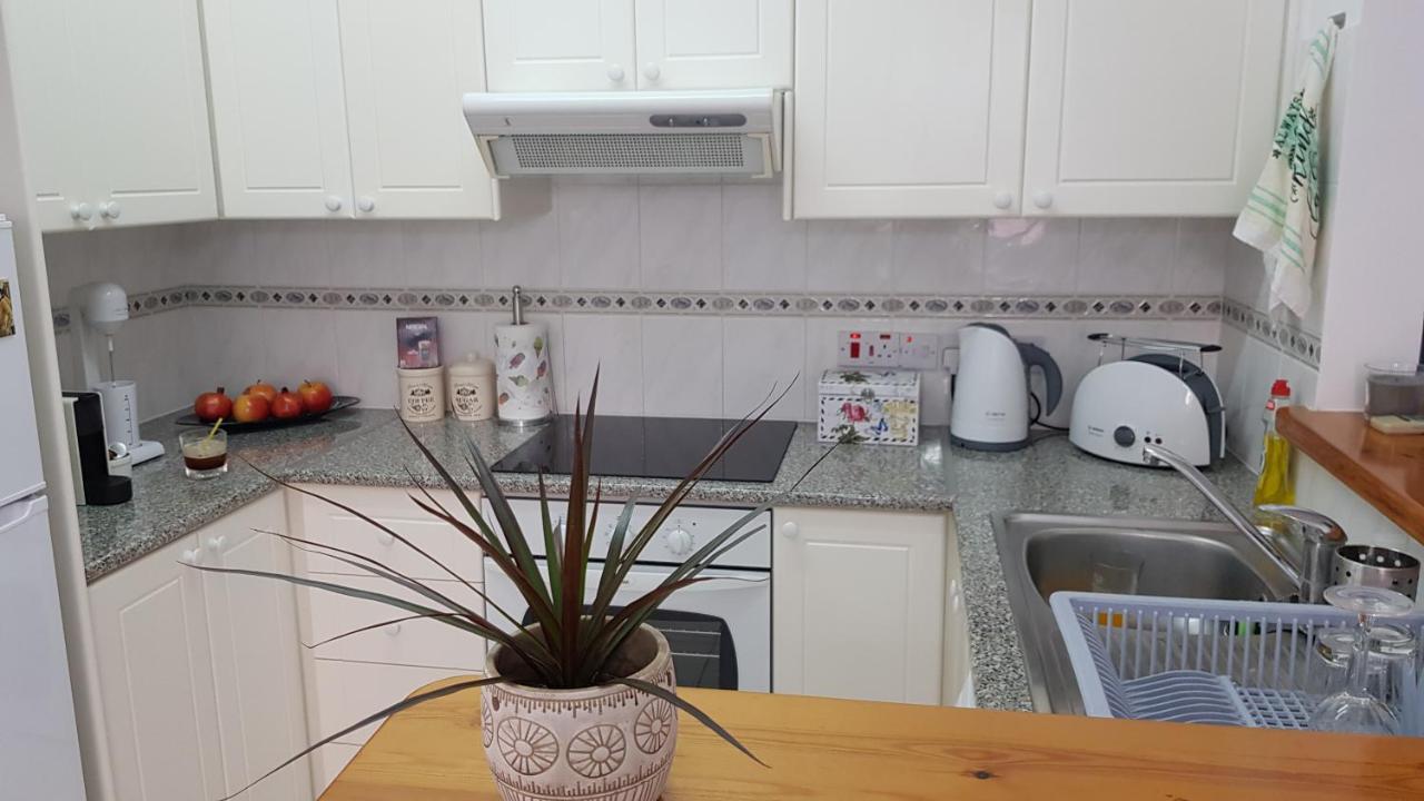 Paradise Gardens IV 2 Bd Amazing Apartment Пафос Екстериор снимка